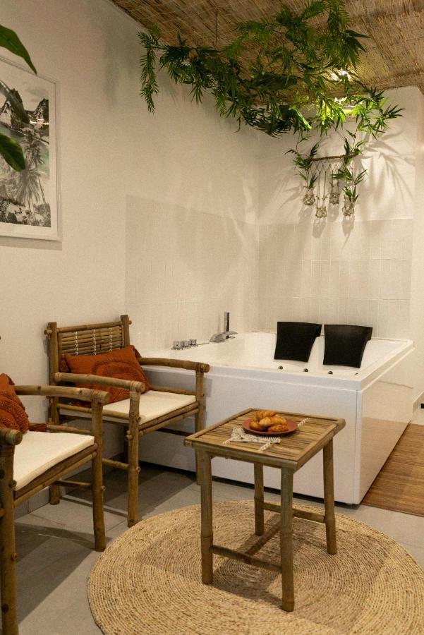 Bali Serenity Balneo Et Lit Rond Lagnieu Exterior foto